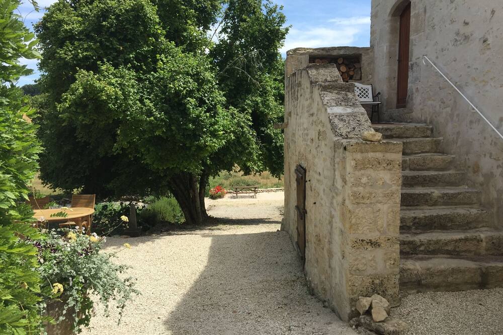 Photo of Others in Benest