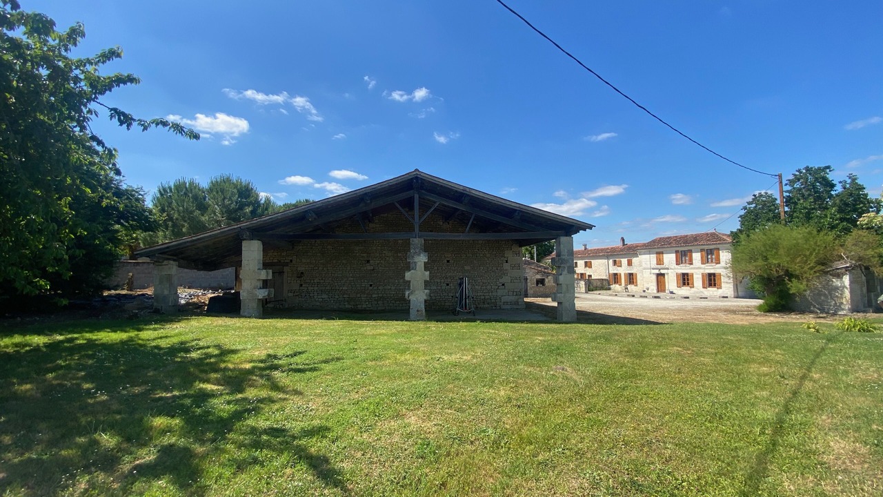 Photo of Outdoor in Courcoury