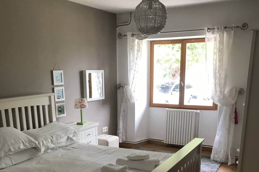 Photo of Bedroom in Nabinaud