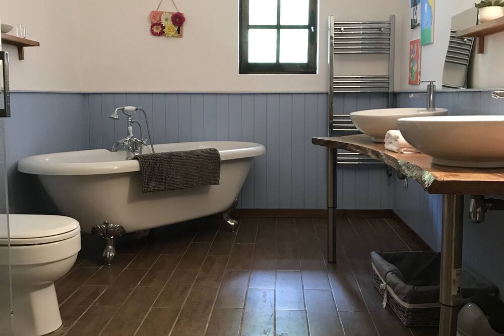 Photo of Bathroom in Nabinaud