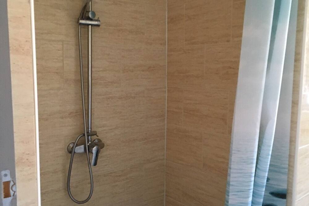 Photo of Bathroom in Lamothe-Montravel