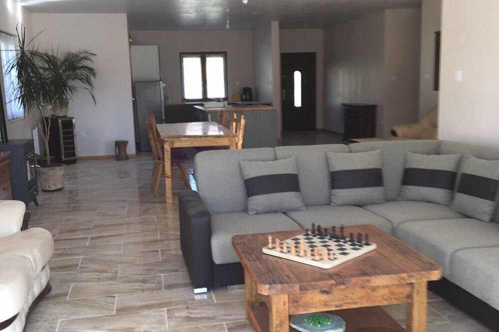 Photo of Livingroom in Lamothe-Montravel