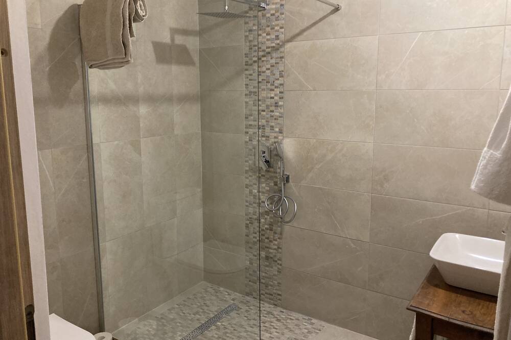Photo of Bathroom in Le Lindois