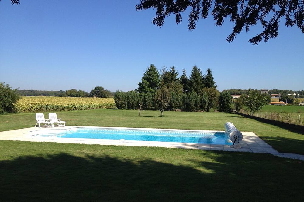 Photo of Outdoor in Les Adjots