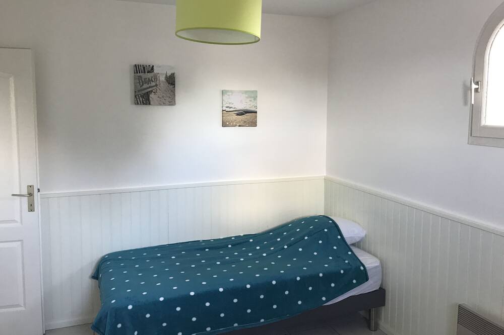 Photo of Bedroom in Biganos