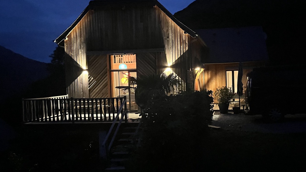 Photo of Buildings in Beost