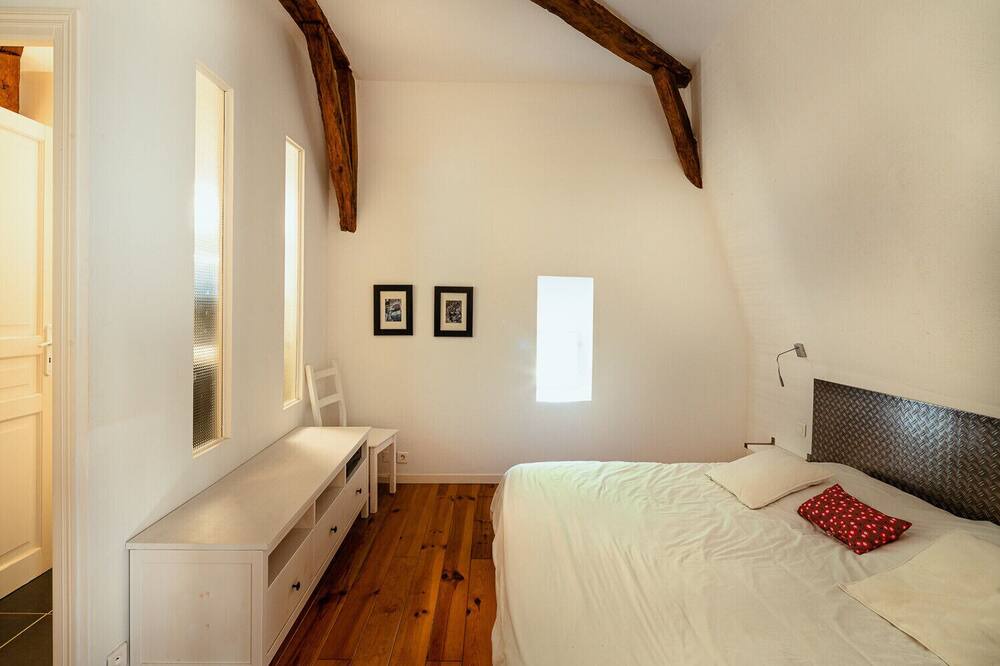 Photo of Bedroom in Lanquais