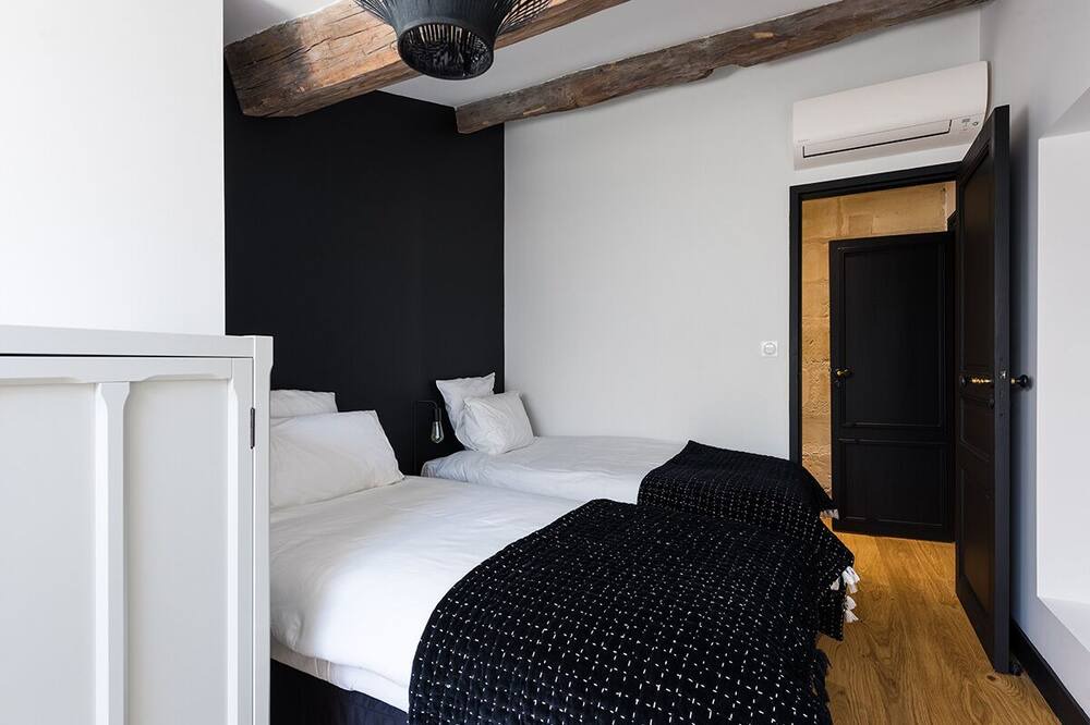 Photo of Bedroom in Libourne