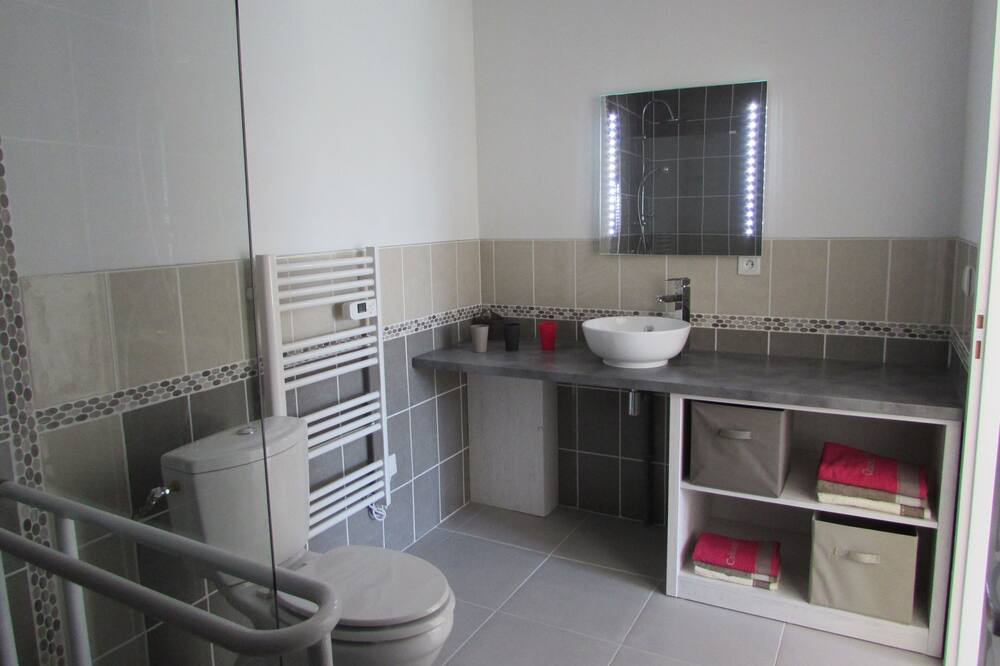 Photo of Bathroom in Cheray