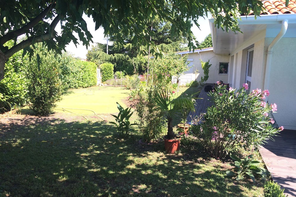 Photo of Outdoor in Saint-Medard-en-Jalles