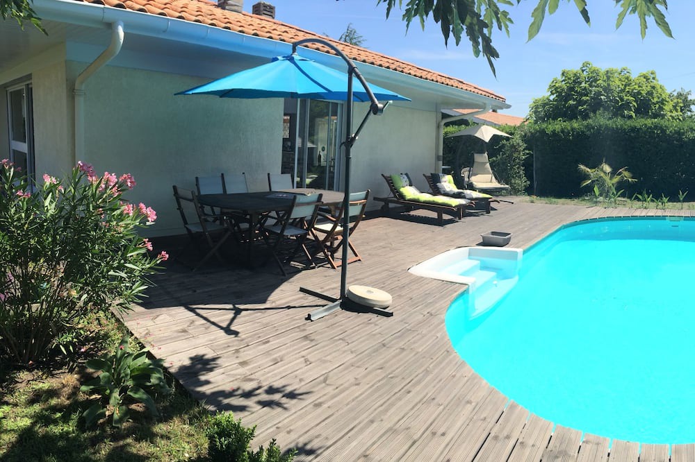 Photo of Outdoor in Saint-Medard-en-Jalles