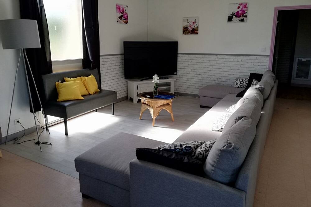 Photo of Livingroom in Saint-Loup-Lamaire