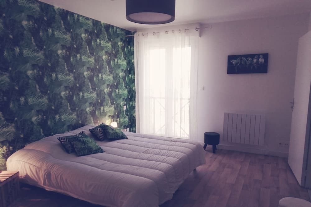 Photo of Bedroom in Saint-Loup-Lamaire