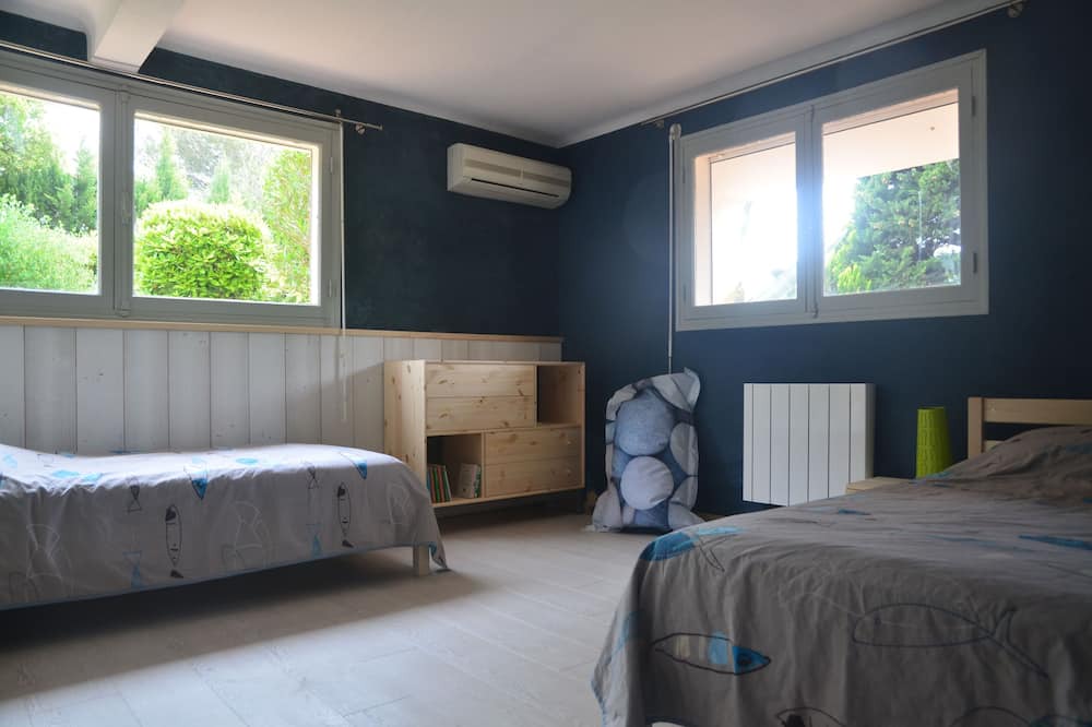 Photo of Bedroom in Saint-Aygulf