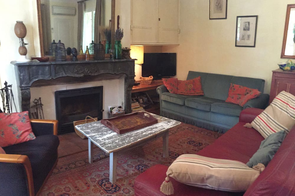 Photo of Livingroom in Mazan