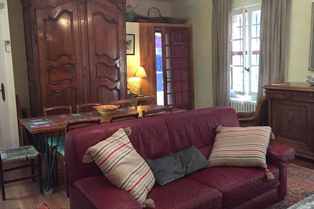 Photo of Livingroom in Mazan