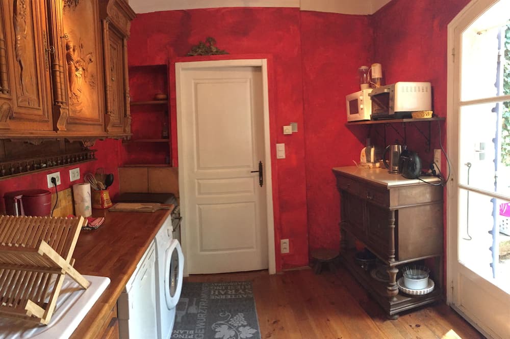 Photo of Kitchen in Mazan