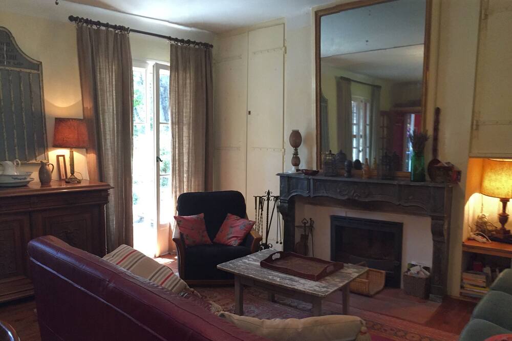 Photo of Livingroom in Mazan