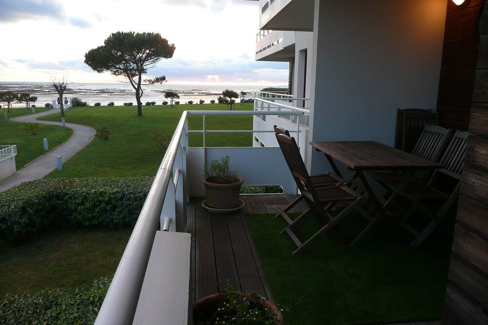 Photo of Patio Balcony in Quartier des Boucholeurs