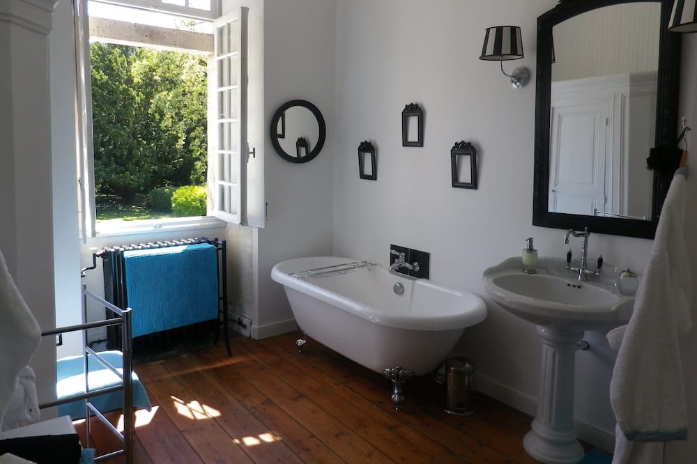 Photo of Bathroom in Sers