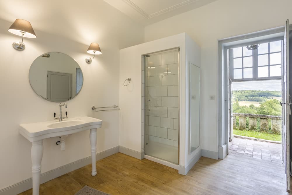 Photo of Bathroom in Sers