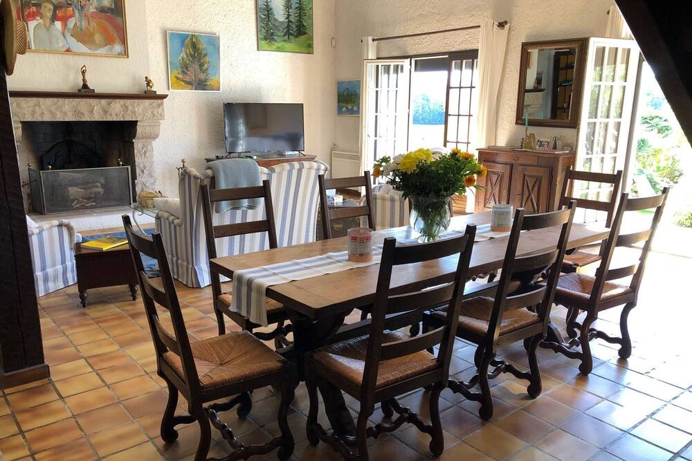 Photo of Kitchen in Arbonne
