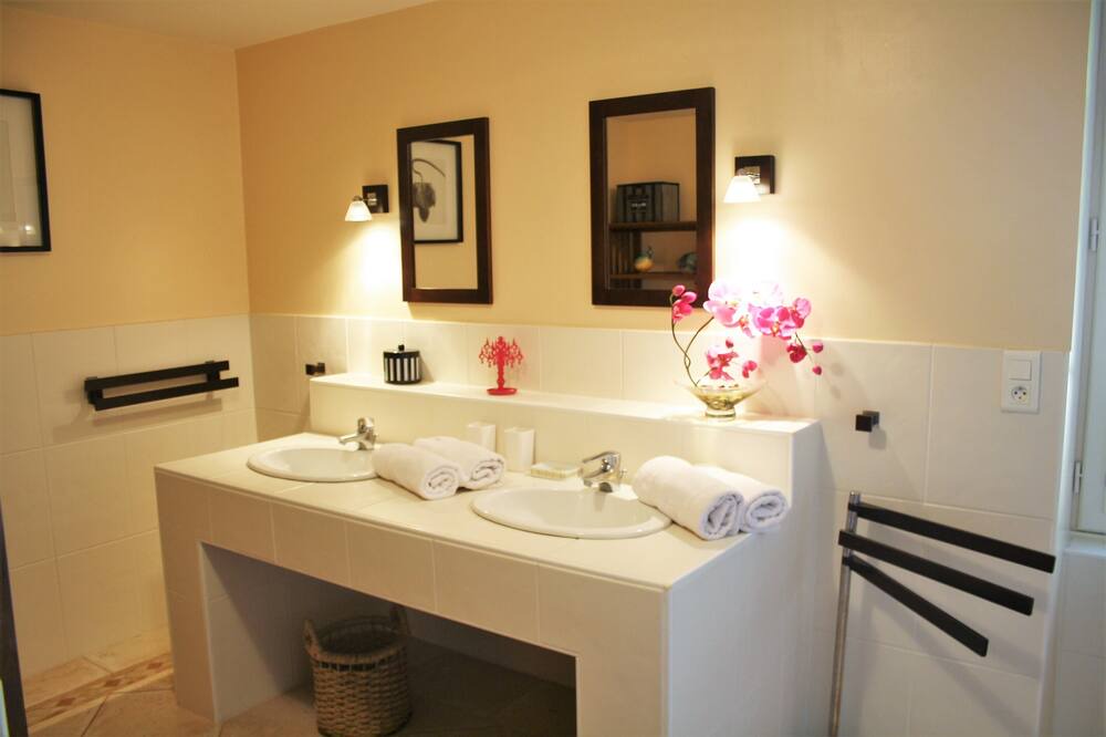 Photo of Bathroom in Molieres