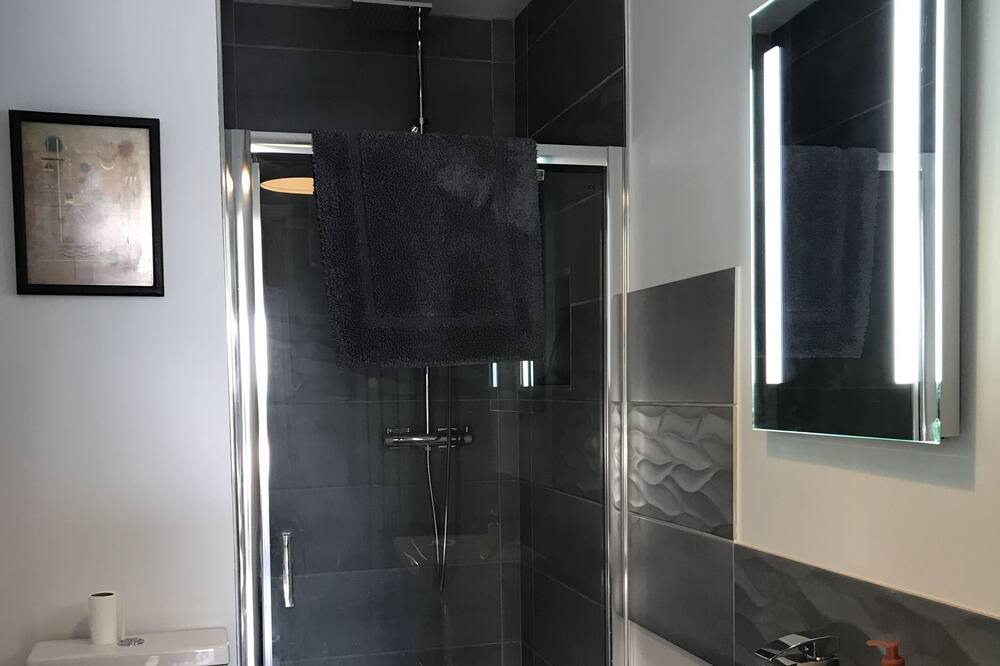Photo of Bathroom in Montignac-le-Coq
