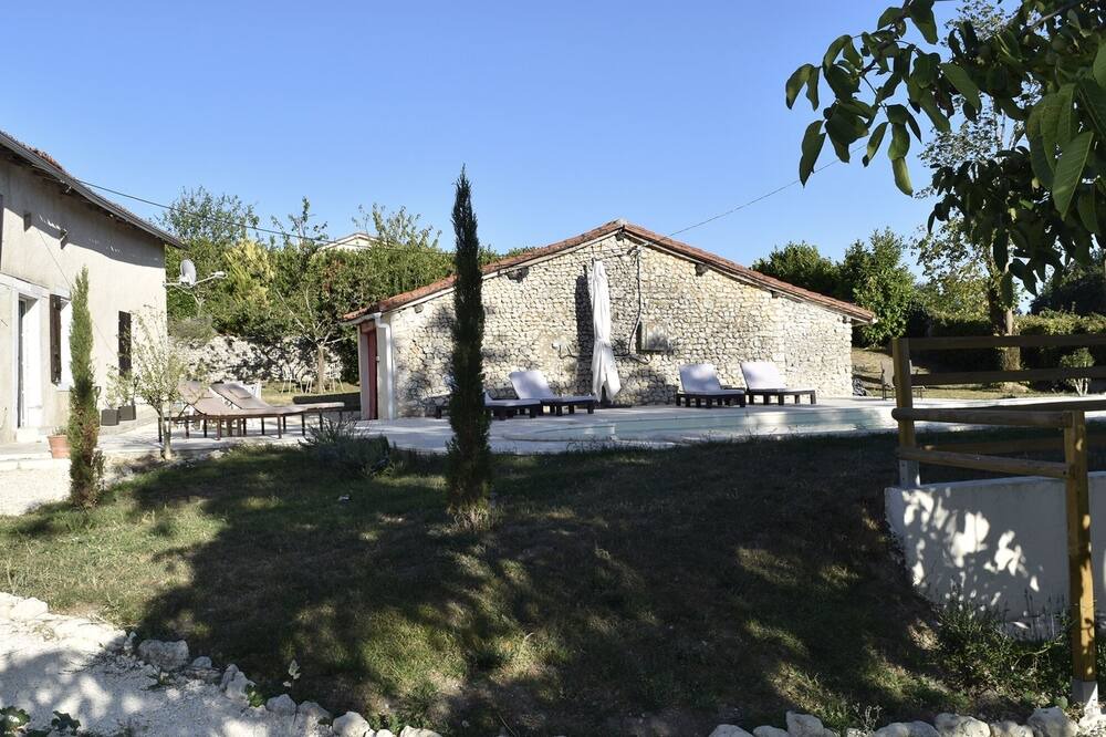 Photo of Outdoor in Montignac-le-Coq