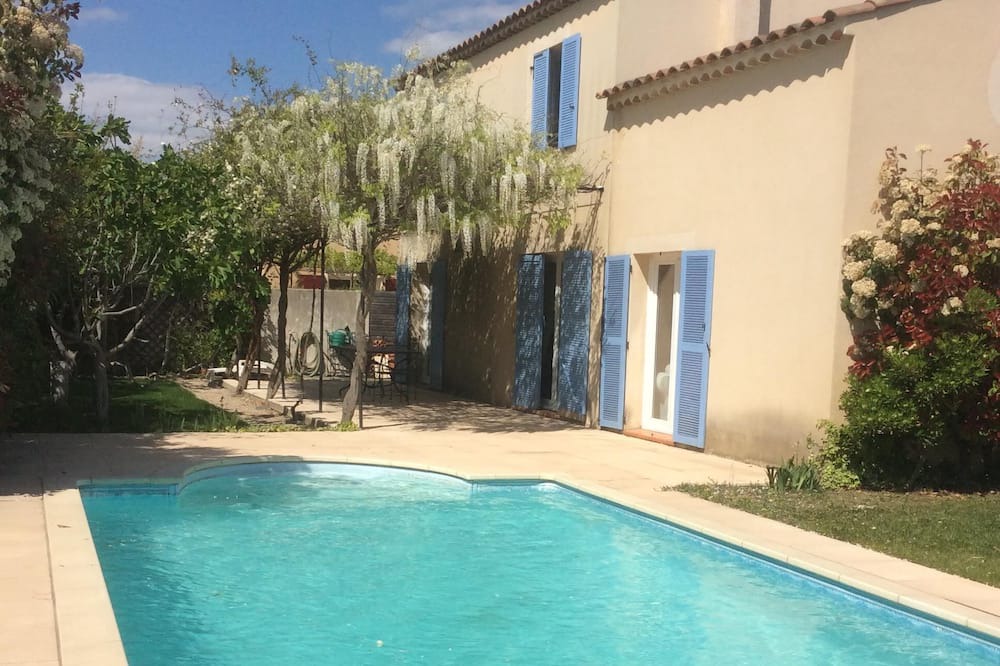 Photo of Outdoor in Morieres-les-Avignon