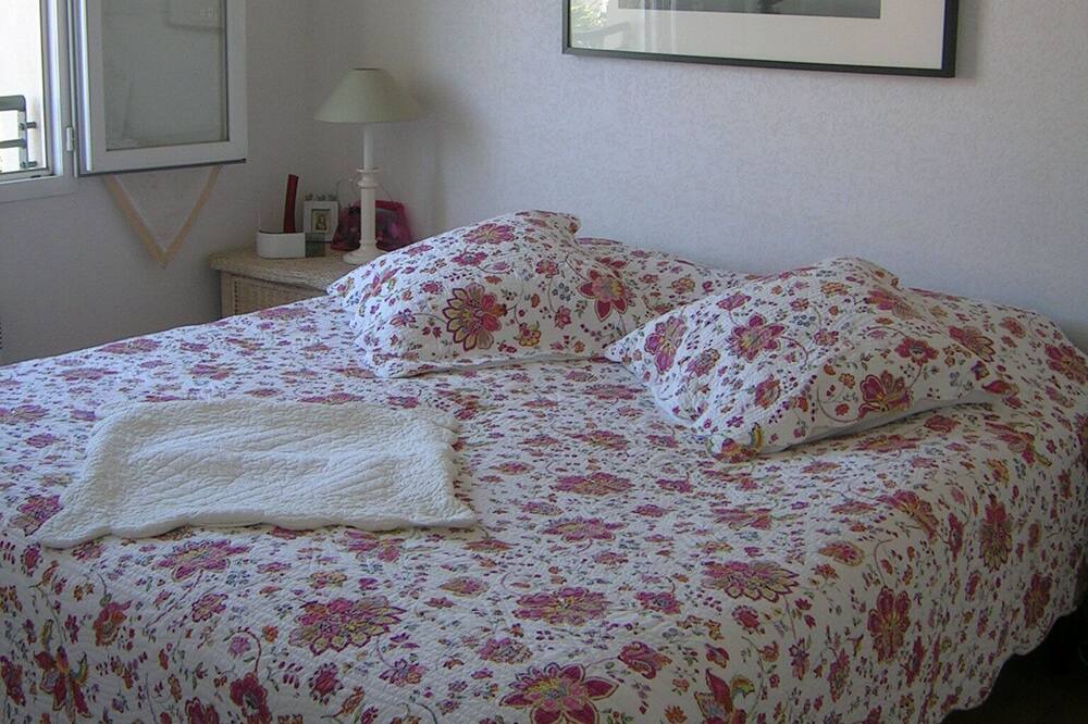 Photo of Bedroom in Morieres-les-Avignon