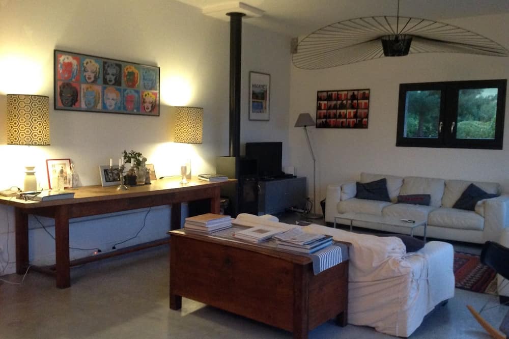 Photo of Livingroom in Uhart-Mixe