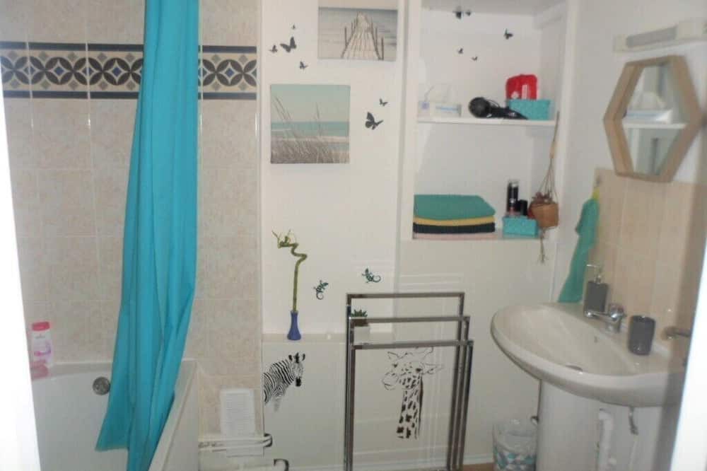 Photo of Bathroom in Cenon