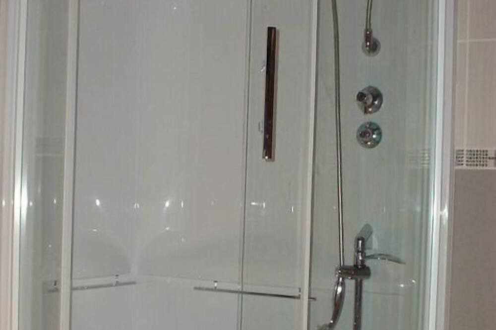 Photo of Bathroom in Chauvigny