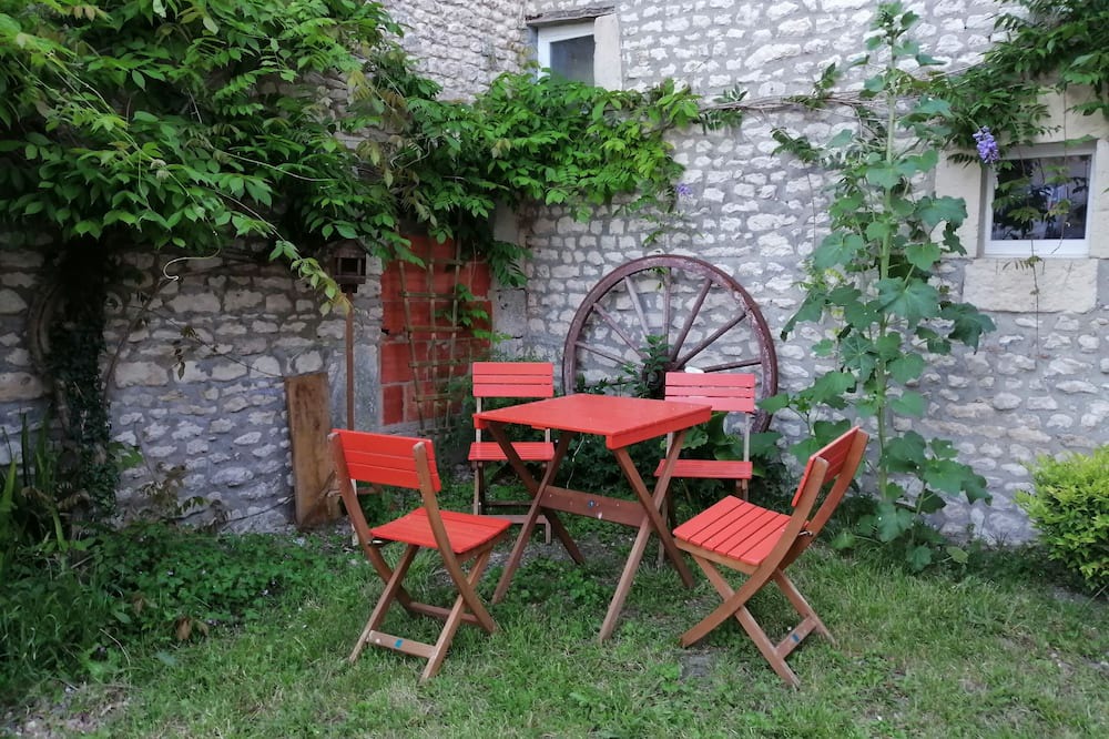 Photo of Outdoor in Montils