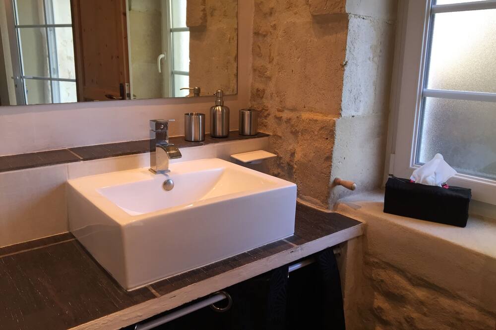 Photo of Bathroom in Montils