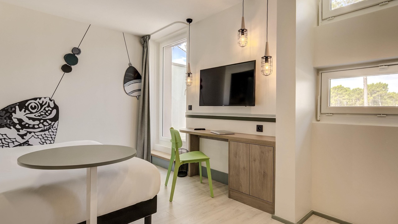 Photo of Bedroom in Gujan-Mestras