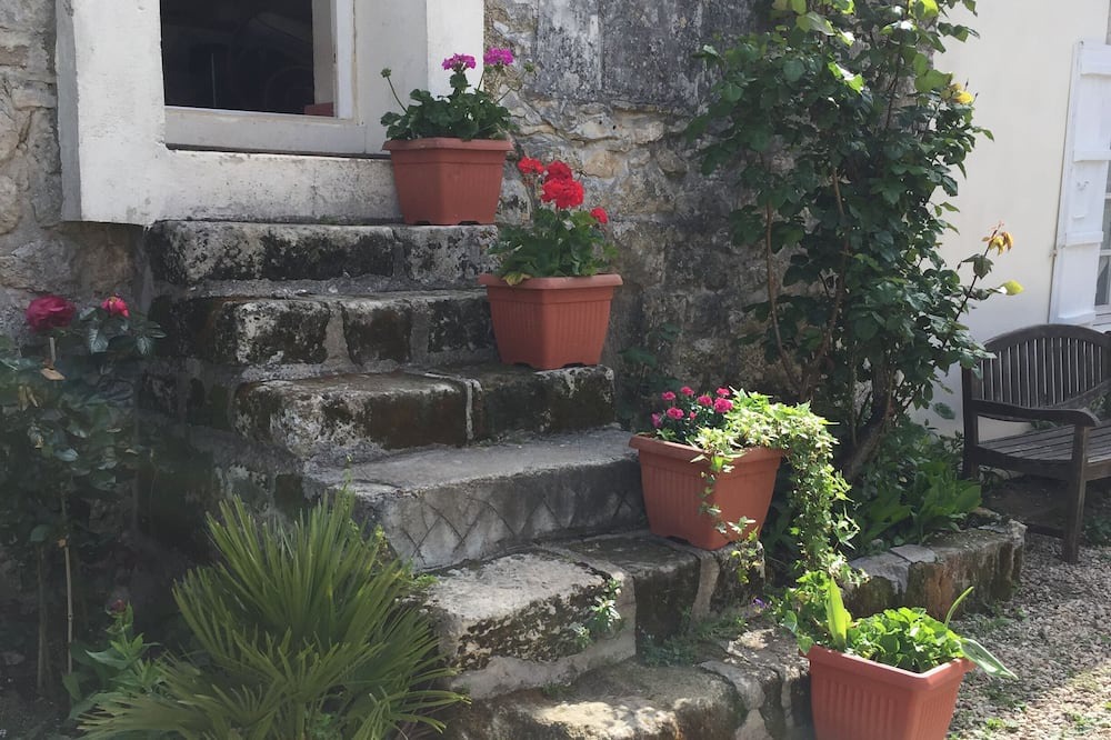 Photo of Outdoor in Saint-Saturnin