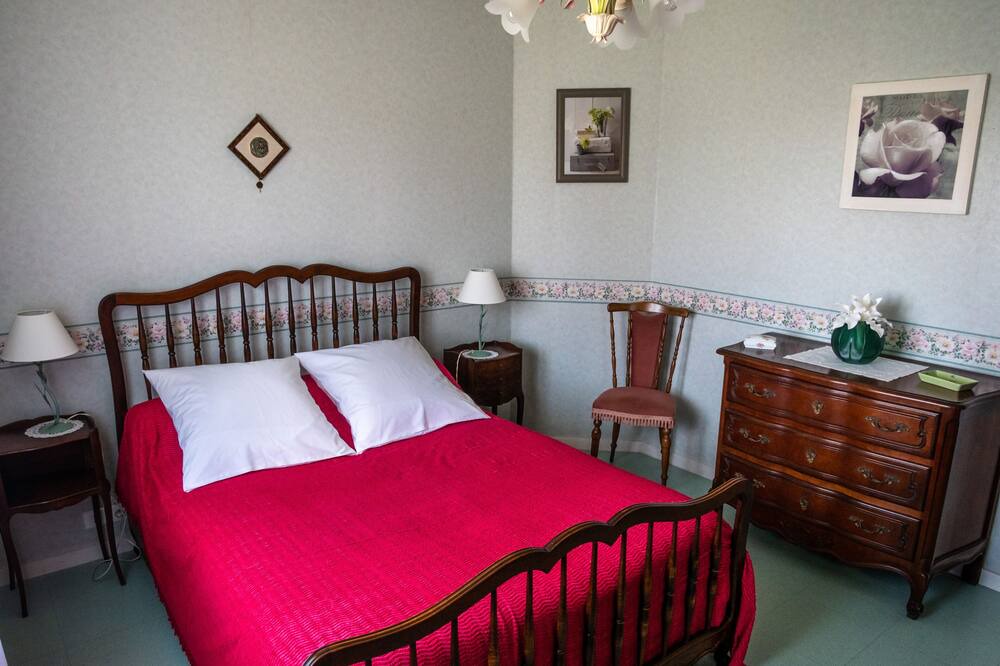 Photo of Bedroom in Serignac-sur-Garonne