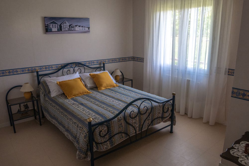 Photo of Bedroom in Serignac-sur-Garonne