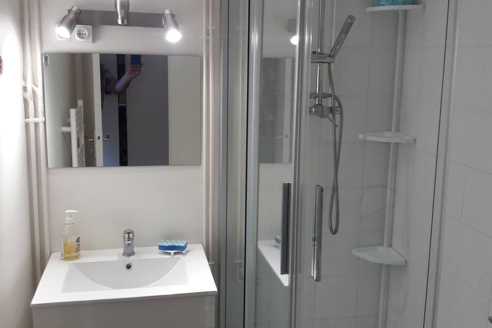 Photo of Bathroom in Vaux-sur-Mer