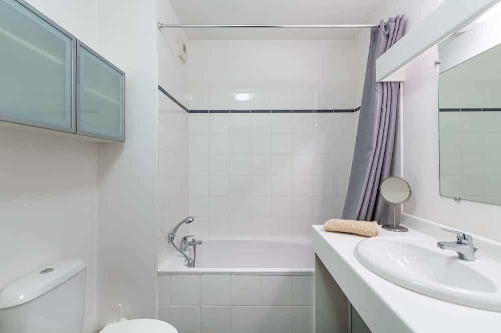 Photo of Bathroom in Cenon