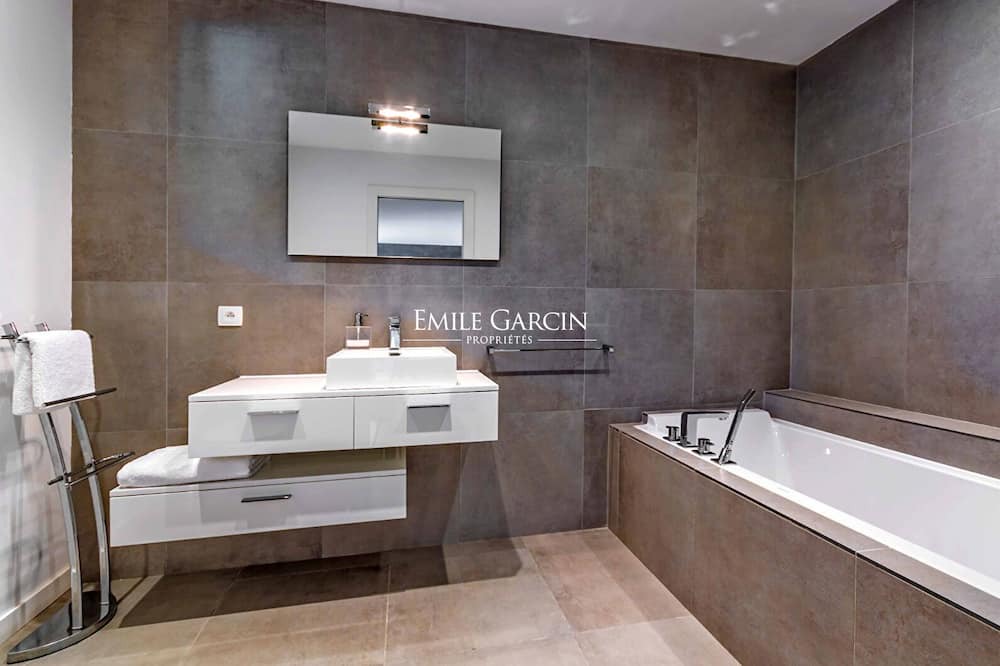 Photo of Bathroom in Aix-en-Provence