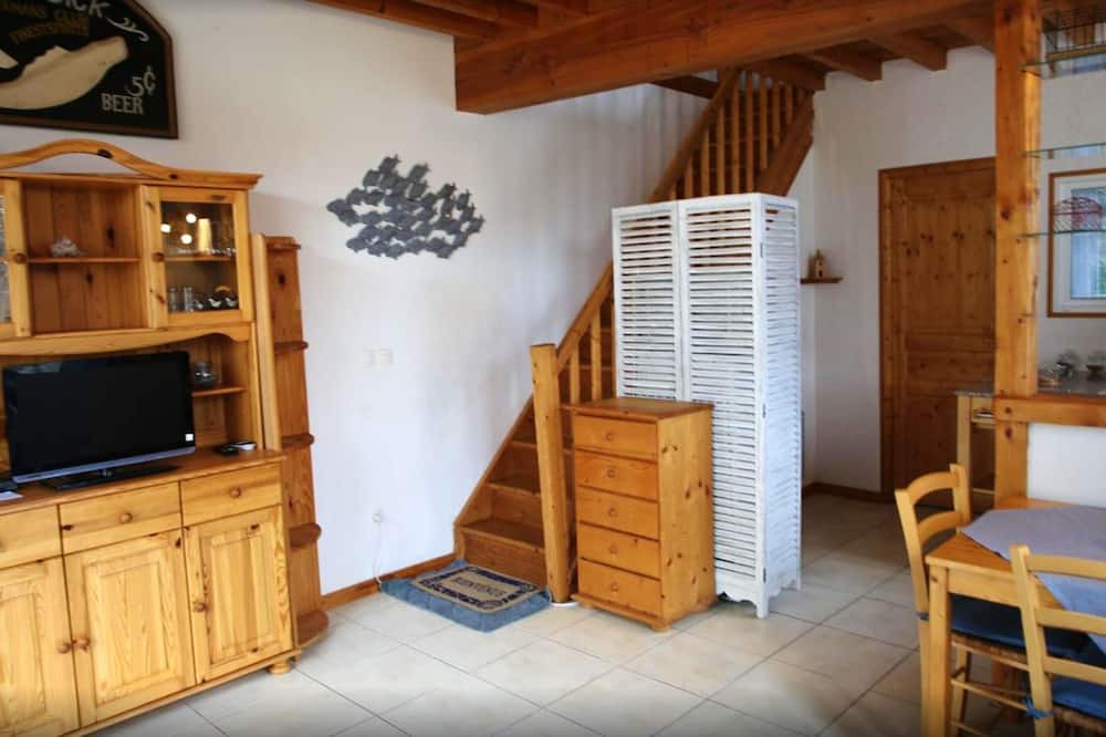 Photo of Livingroom in Saint-Front-de-Pradoux