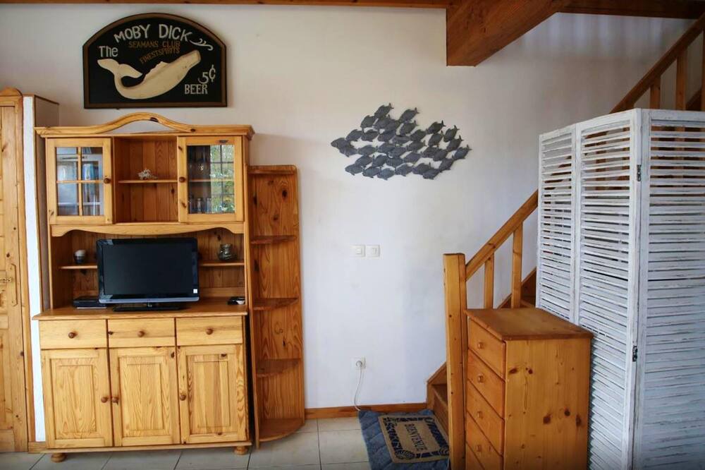 Photo of Livingroom in Saint-Front-de-Pradoux