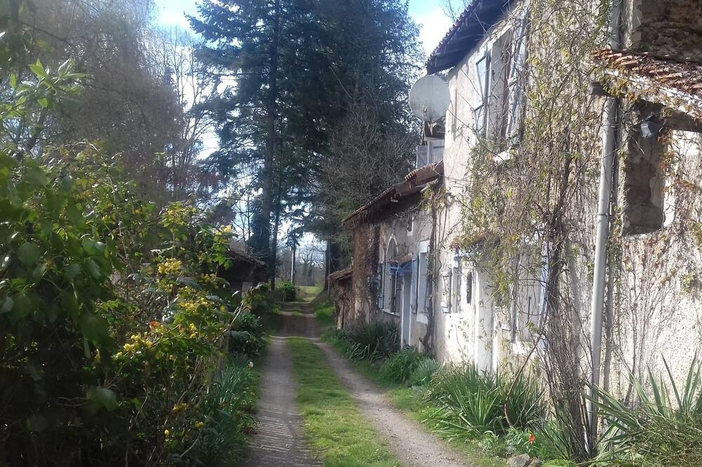 Photo of Outdoor in Chassenon