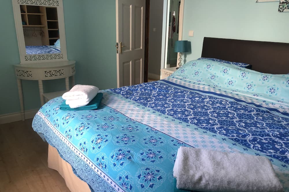 Photo of Bedroom in Saint-Yrieix-les-Bois