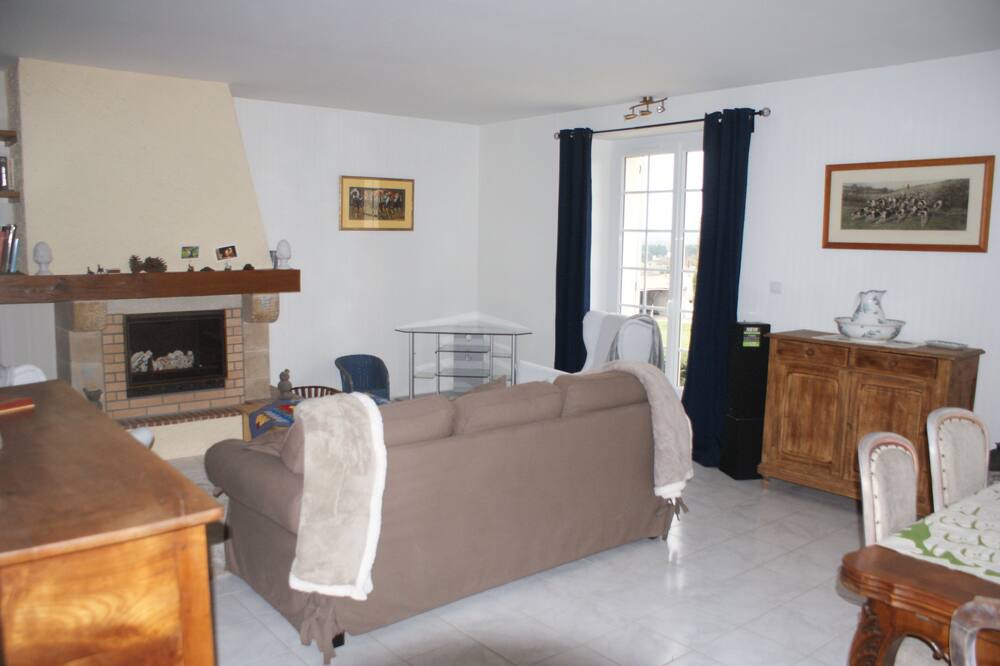 Photo of Livingroom in Castillon - Pujols Intercommunalite