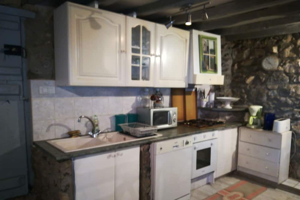 Photo of Kitchen in Alcay-Alcabehety-Sunharette