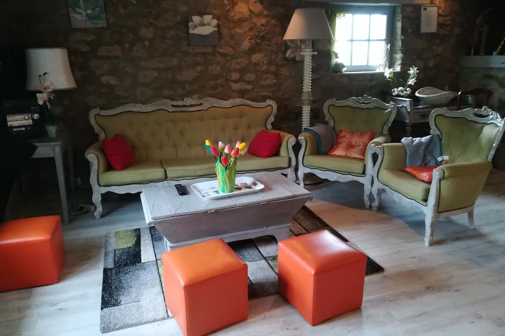Photo of Livingroom in Alcay-Alcabehety-Sunharette